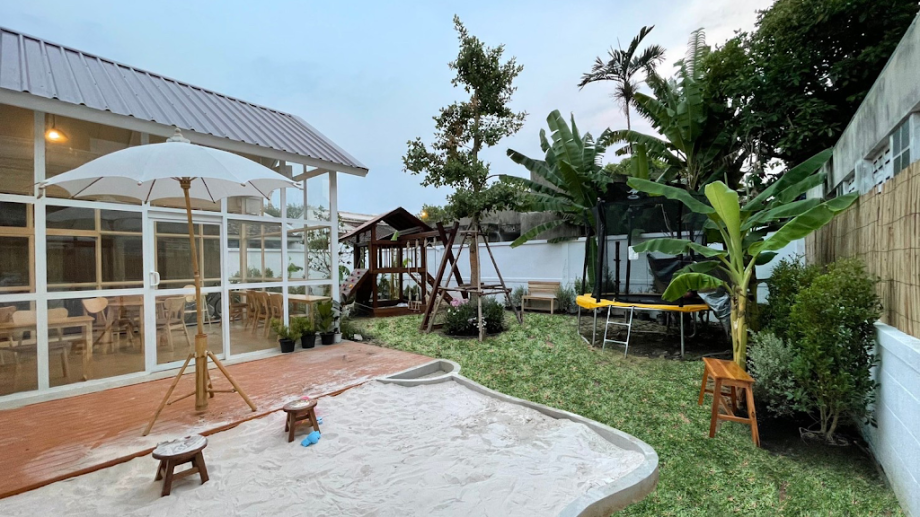 Banana Tree Horse Kids Cafe - Foto 3