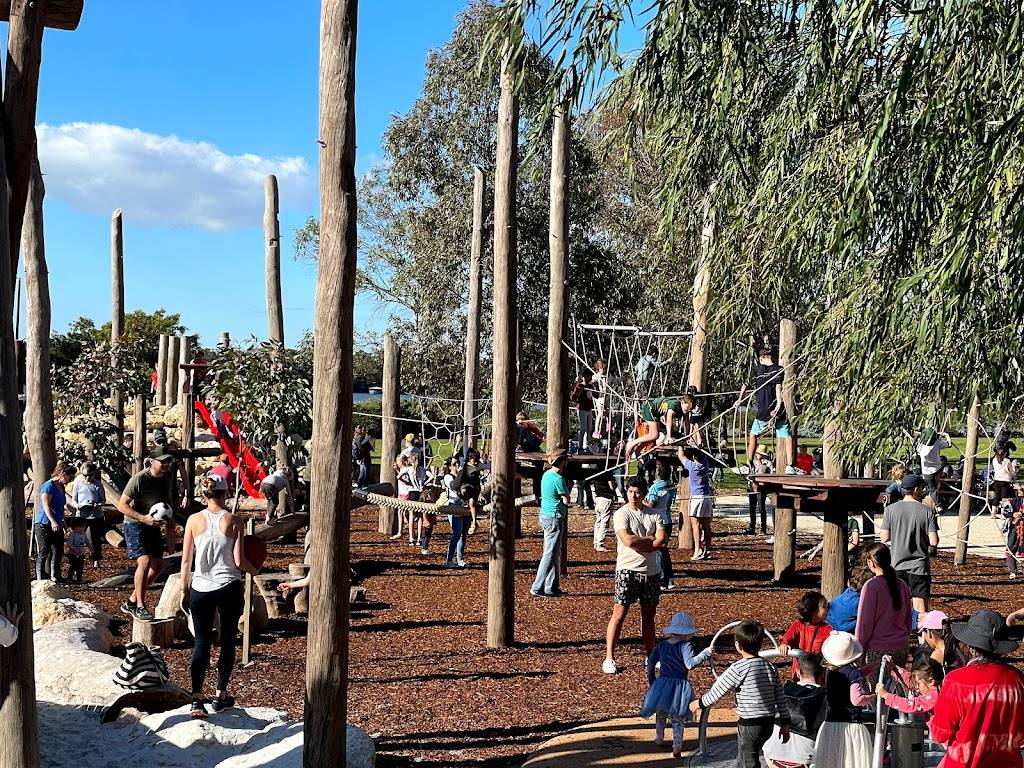 Lake Monger SW Adventure Playground - Foto 1