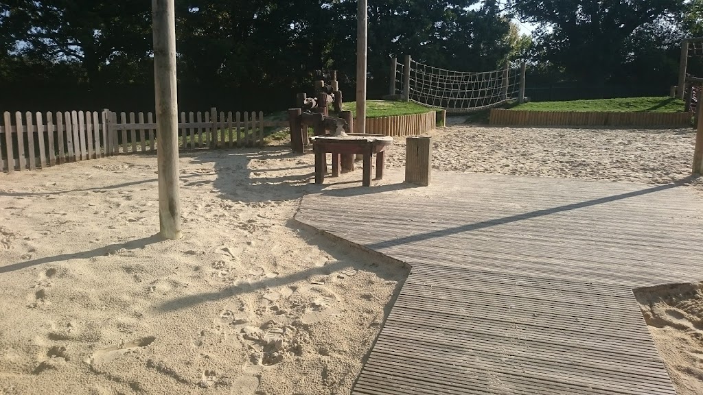 Locks Ride Recreation Ground - Foto 1