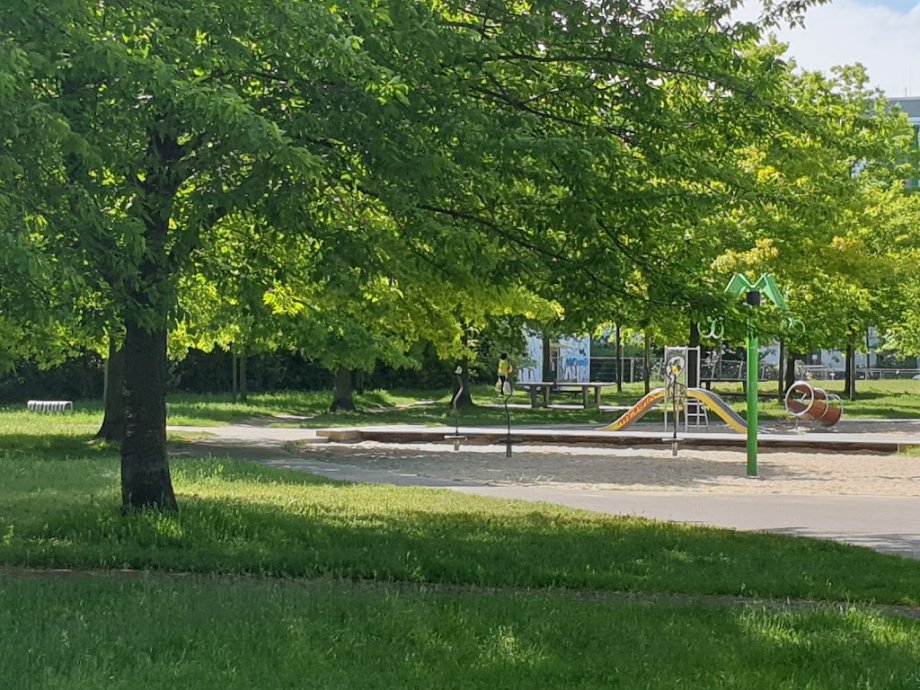 Allgemeiner Spielplatz - Foto 8