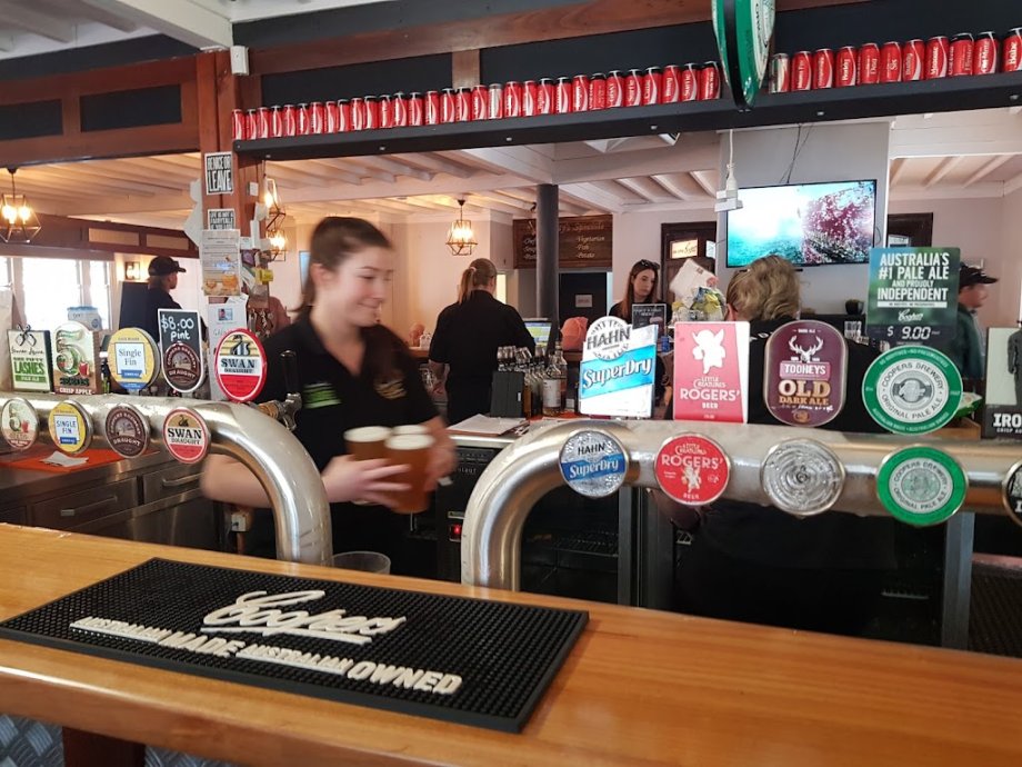 Mount Helena Tavern - Foto 8