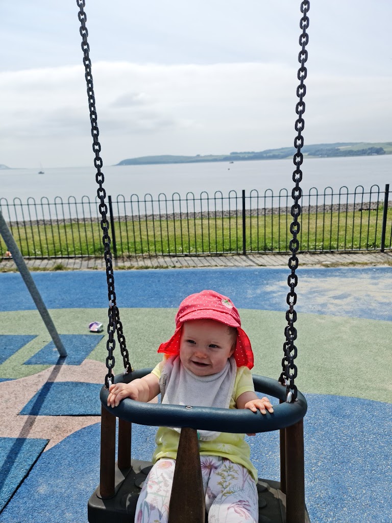 Makerston Outdoor Childrens Park - Foto 1