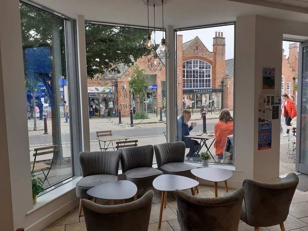 Laughing Llama Coffee & Bistro - Foto 1