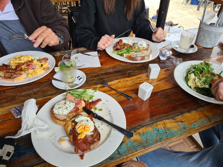 Avocados Café - Foto 1