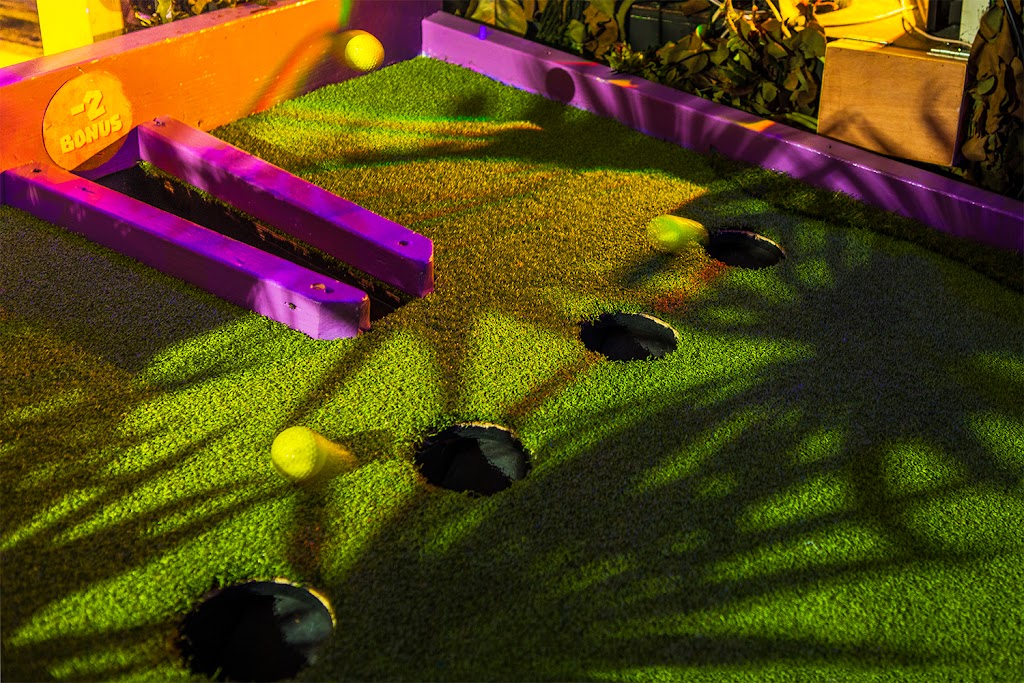 Plonk Crazy Golf - Camden Market - Foto 1