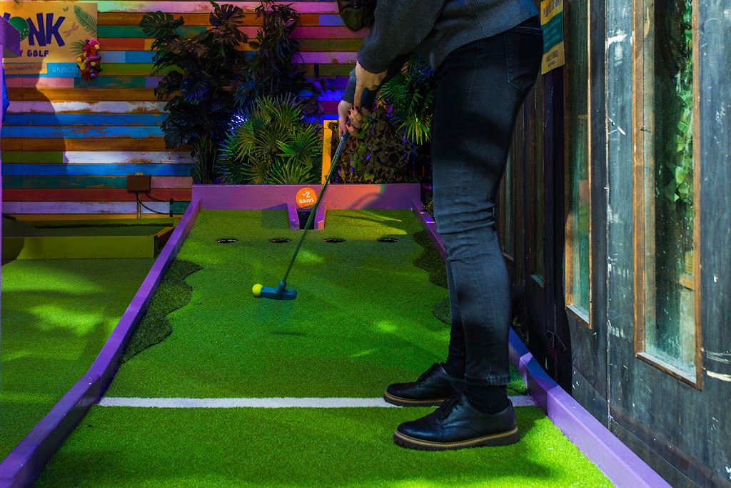 Plonk Crazy Golf - Camden Market - Foto 1