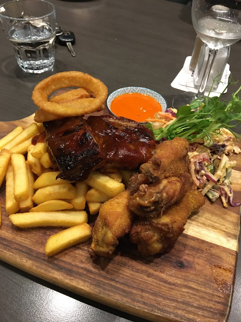 Springs Tavern - Foto 1