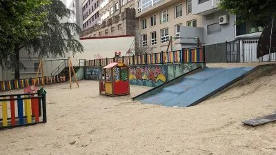 Parque infantil de Empresariais 1