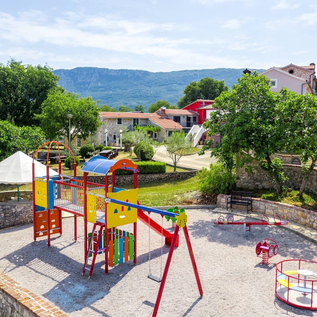 Stancija Stare Staze - Foto 1