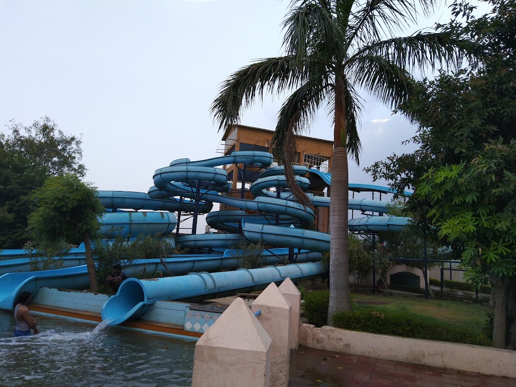 Dolphin Water Park - Foto 1