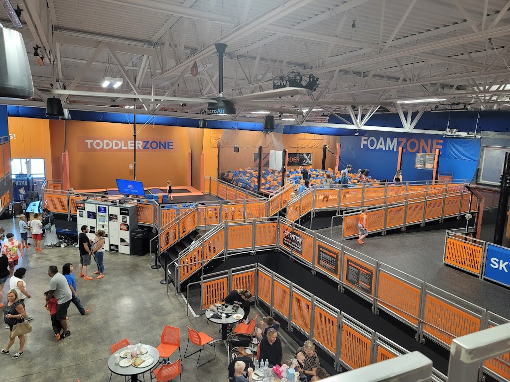 Sky Zone Trampoline Park - Foto 1