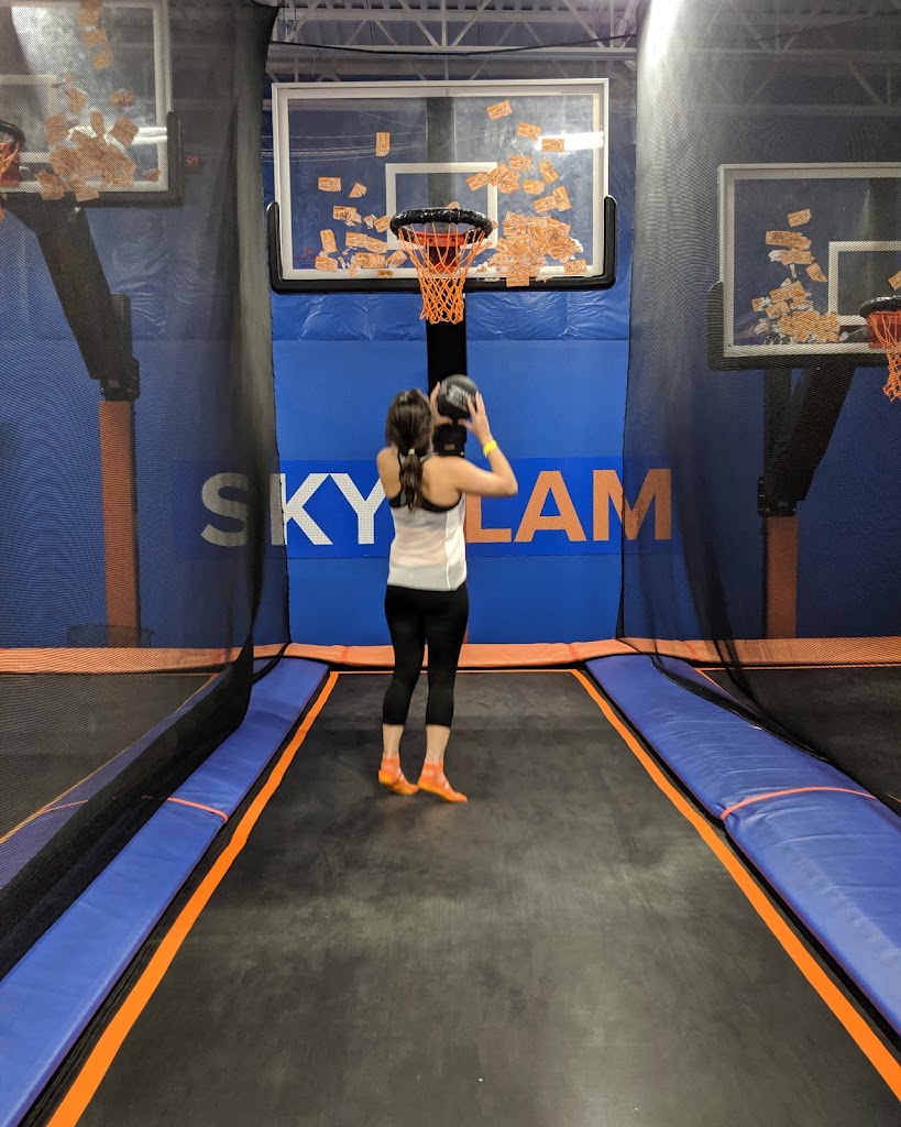 Sky Zone Trampoline Park - Foto 1