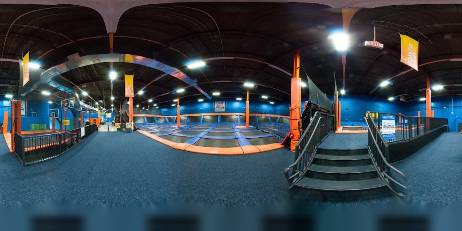 Sky Zone Trampoline Park - Foto 5
