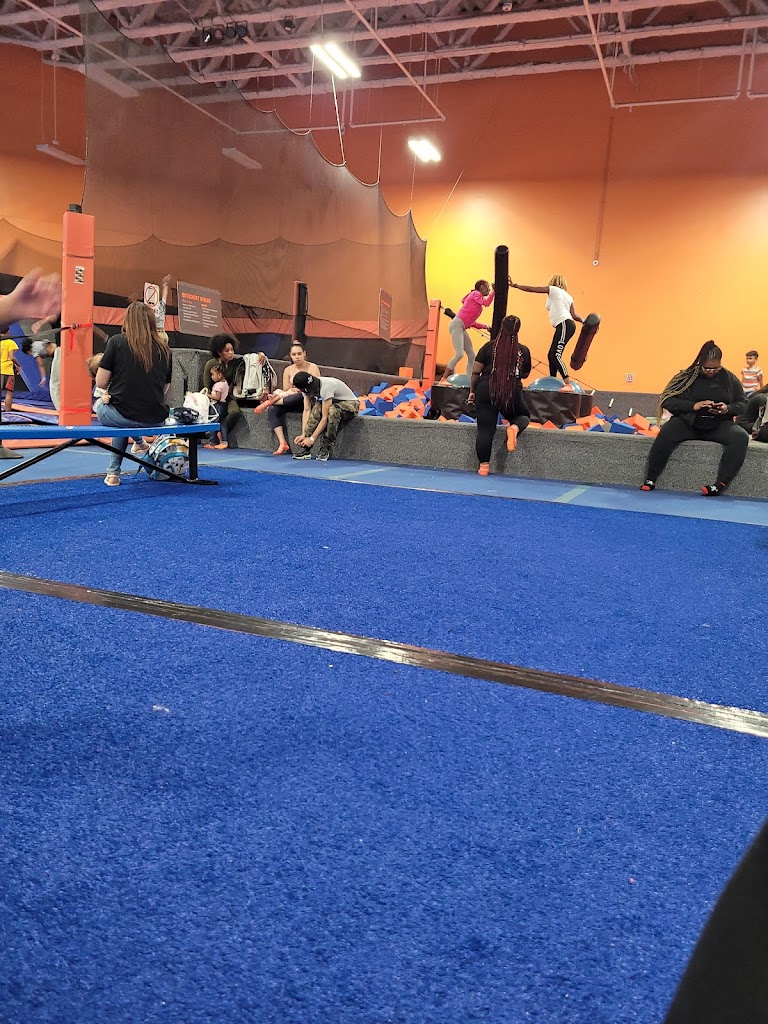 Sky Zone Trampoline Park - Foto 1