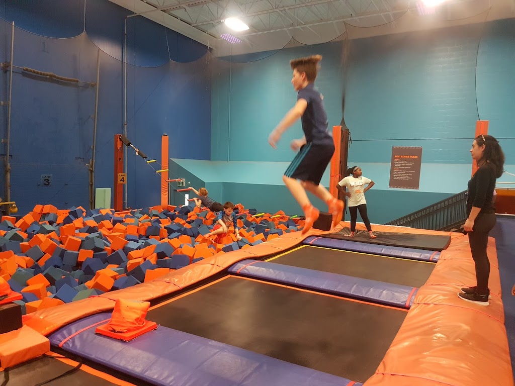 Sky Zone Trampoline Park - Foto 1