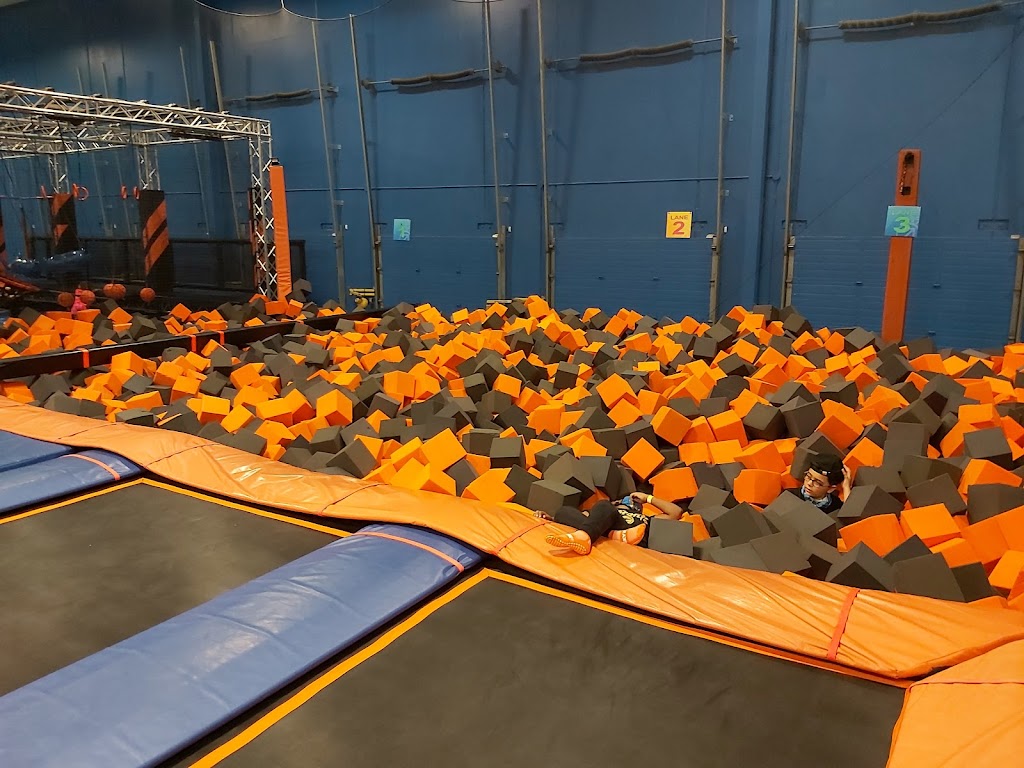Sky Zone Trampoline Park - Foto 1