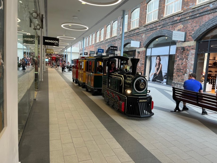 Designer Outlet Swindon - Foto 11