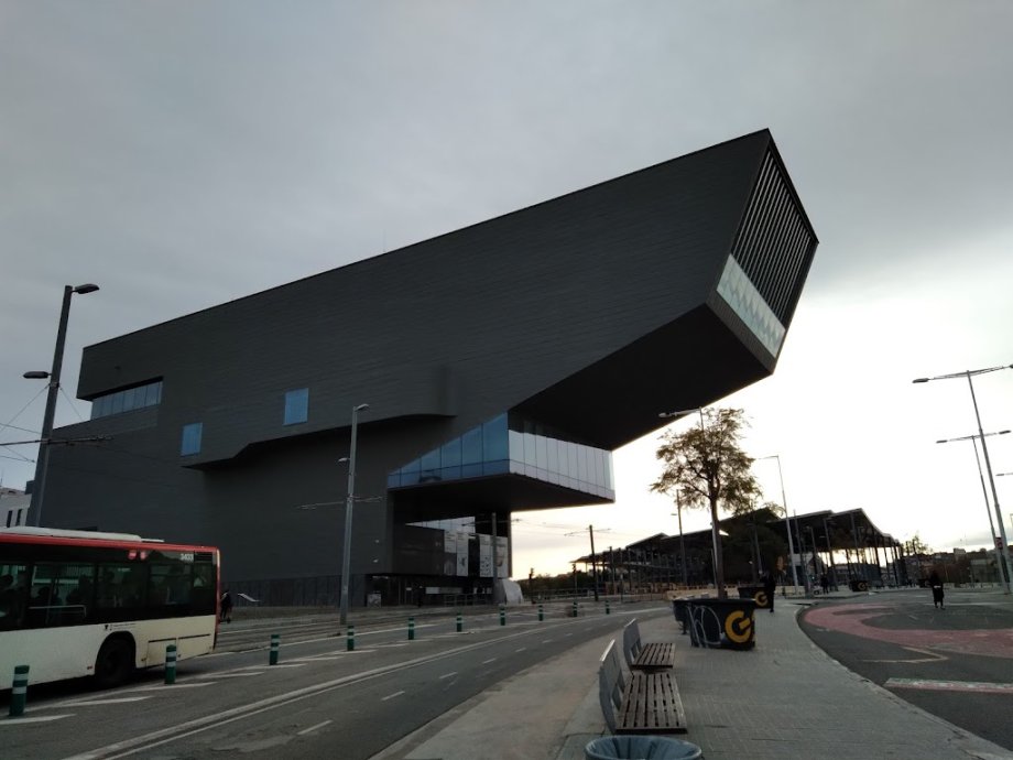 Plaza de las Glorias Catalanas - Foto 4
