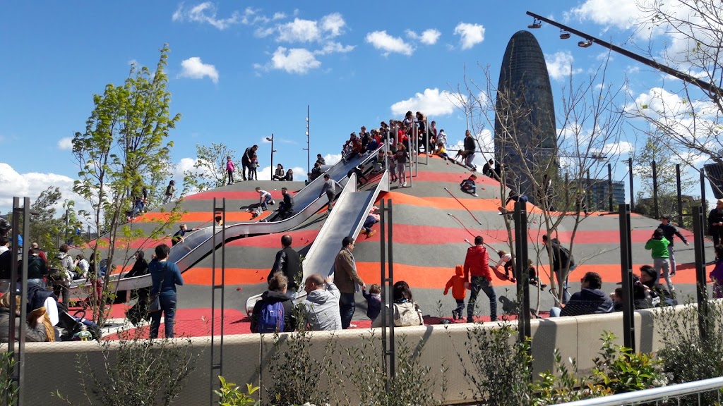 Plaza de las Glorias Catalanas 5