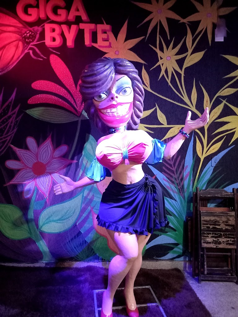 Giga Byte - Foto 7