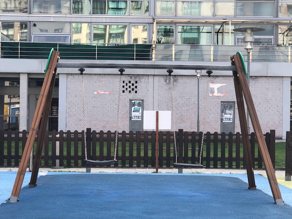 Parque infantil 8 de Marzo - Foto 1