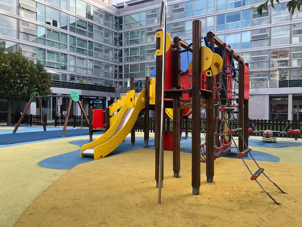 Parque infantil 8 de Marzo - Foto 1