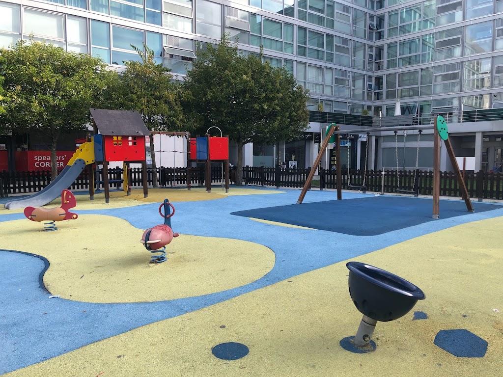 Parque infantil 8 de Marzo - Foto 1