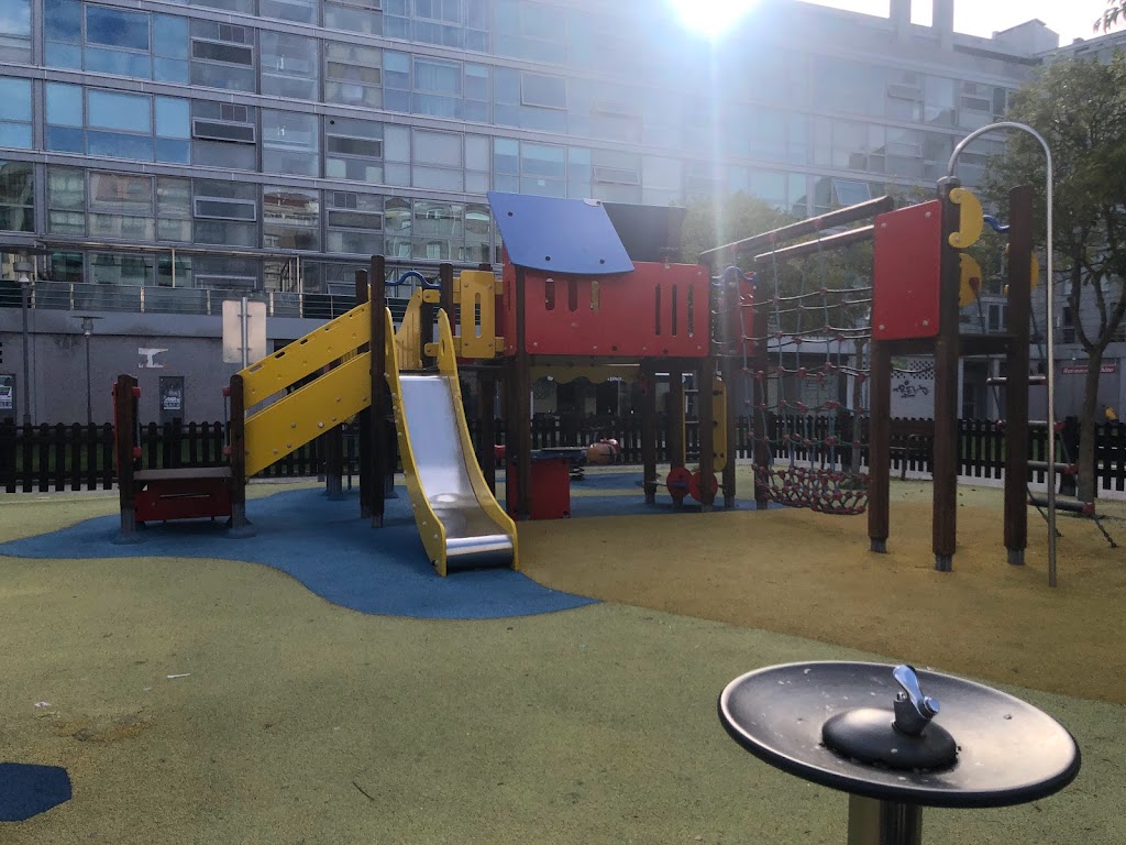 Parque infantil 8 de Marzo - Foto 1