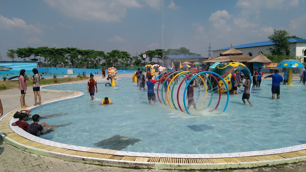 Funtasia Water Park - Foto 1