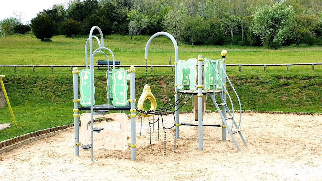 Whyteleafe Recreation Ground - Foto 1