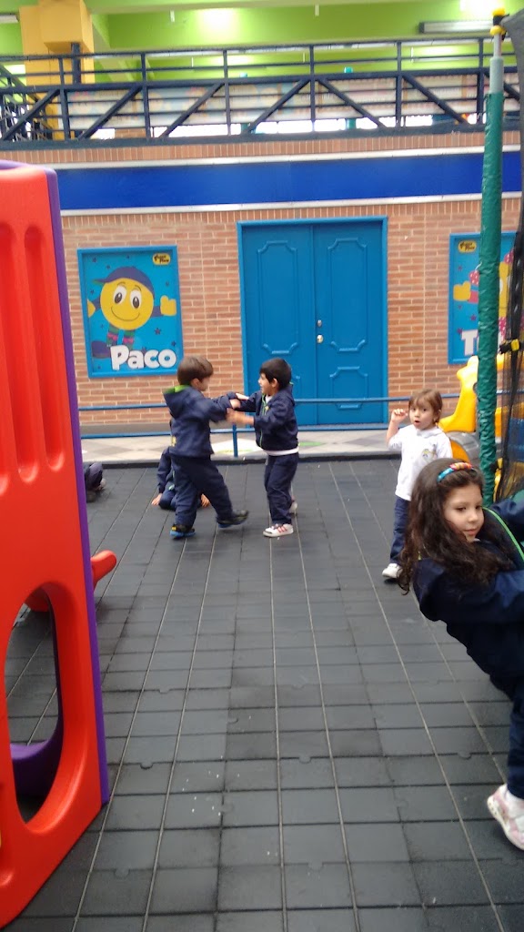 Parque de Aventuras en Familia ShowPlace / Jardín Infantil Paco y Tuti - Foto 1