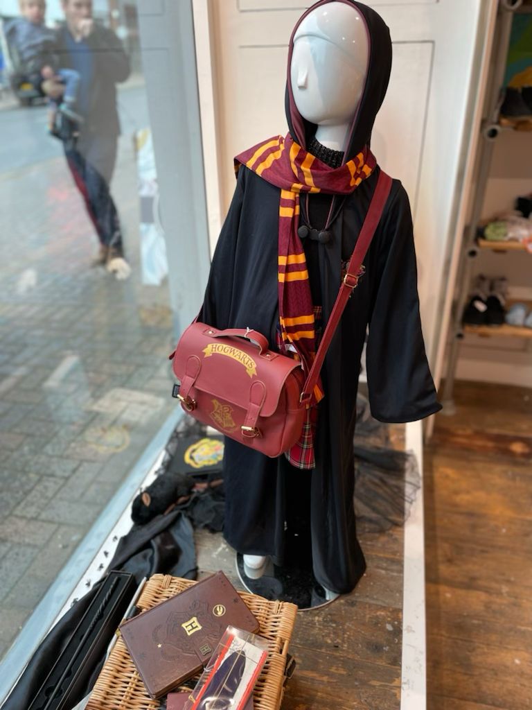 Fara Kids Charity Shop 3