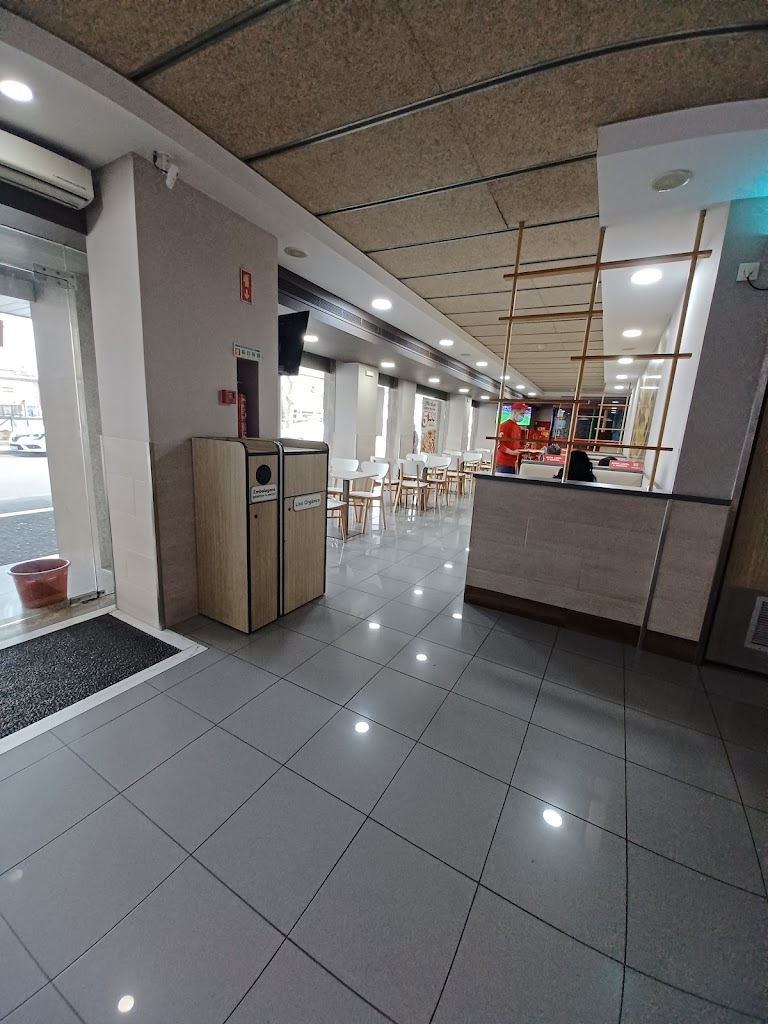 Telepizza Sto. Ovídio - Comida ao Domicílio - Foto 5