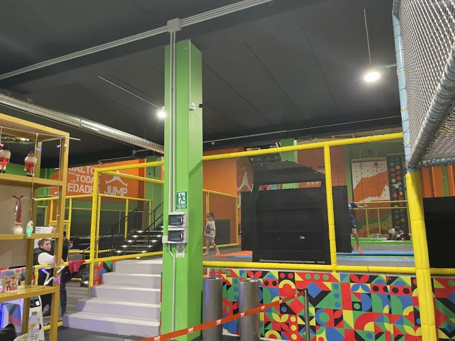Diver Jump Trampoline Park - Santiago de Compostela - Foto 4