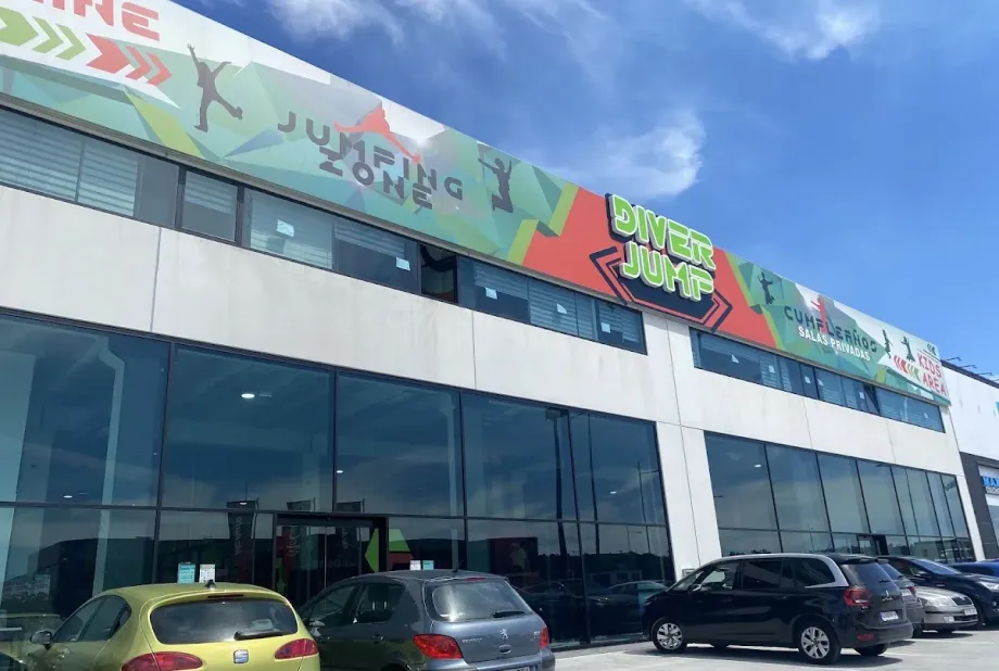 Diver Jump Trampoline Park - Santiago de Compostela - Foto 8