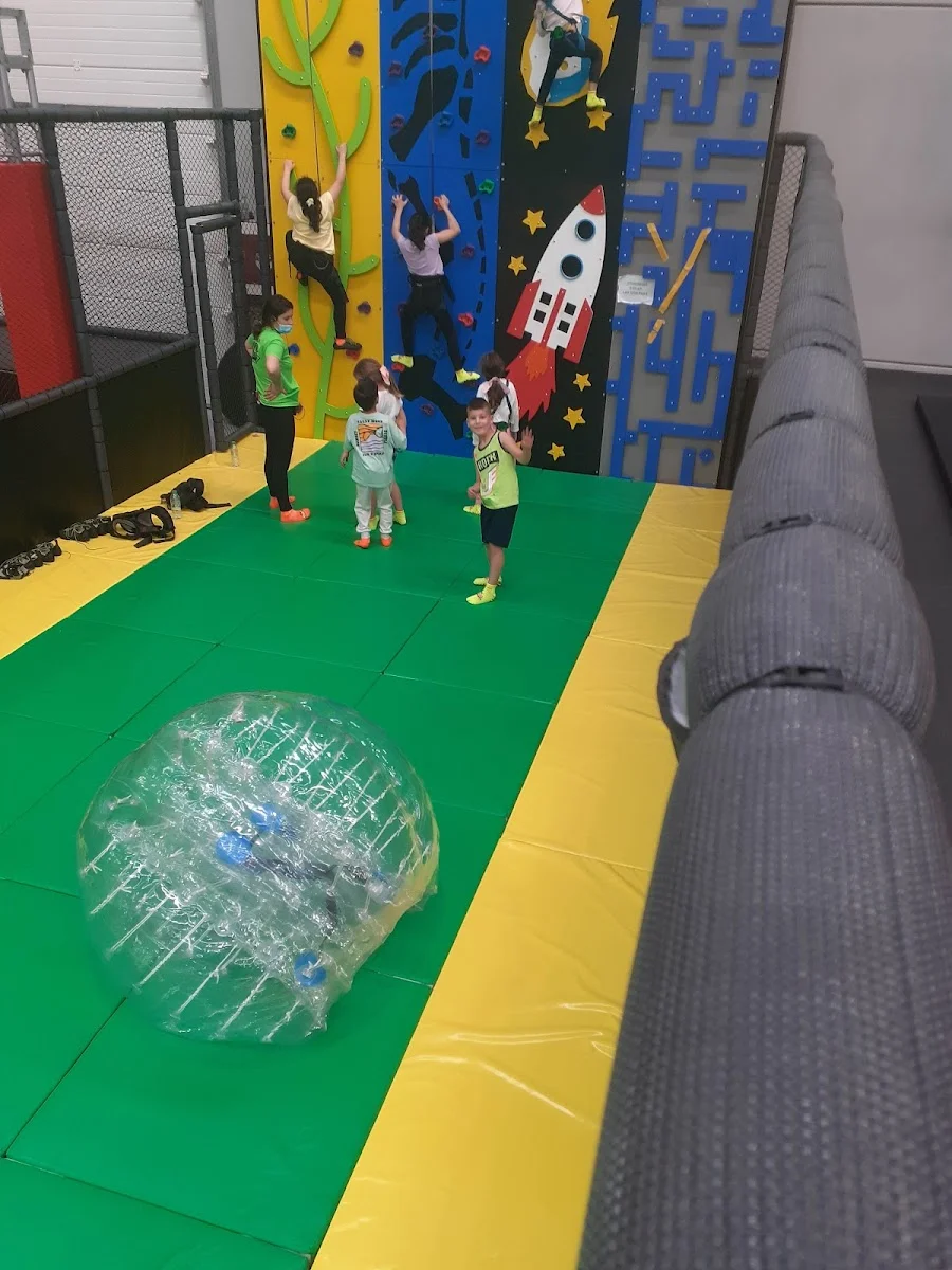 Diver Jump Trampoline Park - Santiago de Compostela - Foto 9