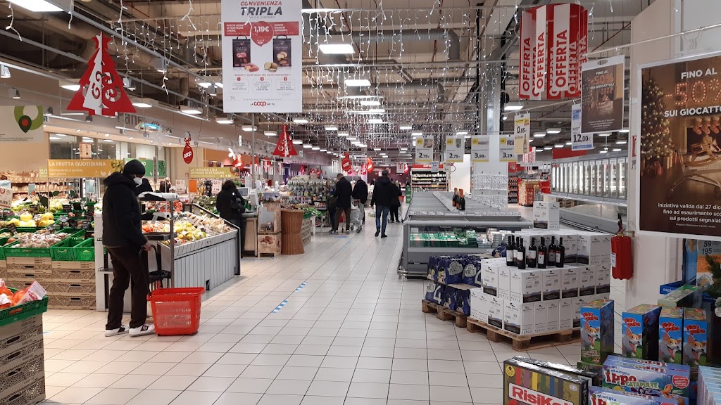 Le Maioliche Centro Commerciale 9