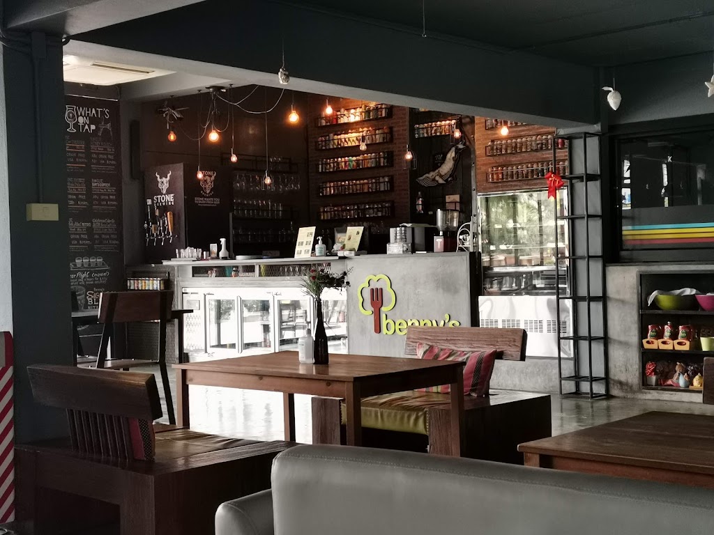 Benny's - Eatery & Craft Beer Bar - Foto 1