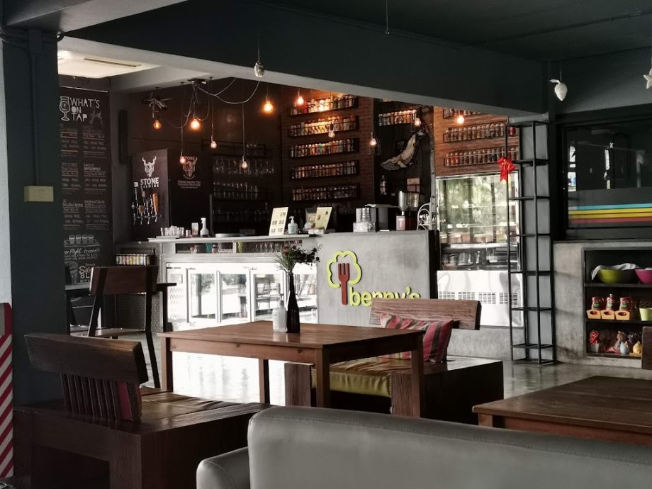 Benny's - Eatery & Craft Beer Bar - Foto 5