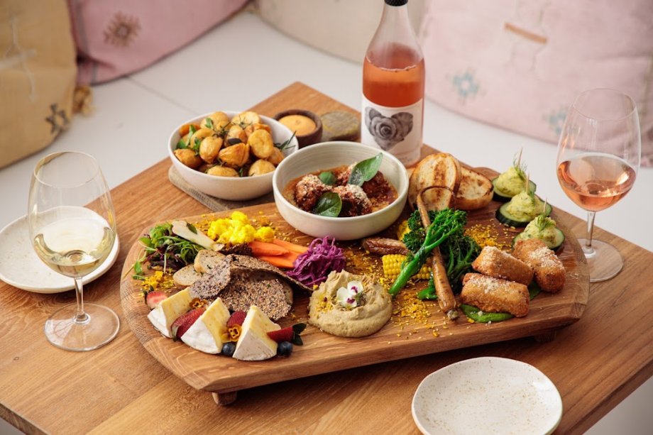 Down The Rabbit Hole Wines - Cellar Door & Restaurant - Foto 6