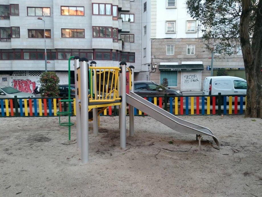 Parque Infantil Praza de Eugenio Fadrique - Foto 4