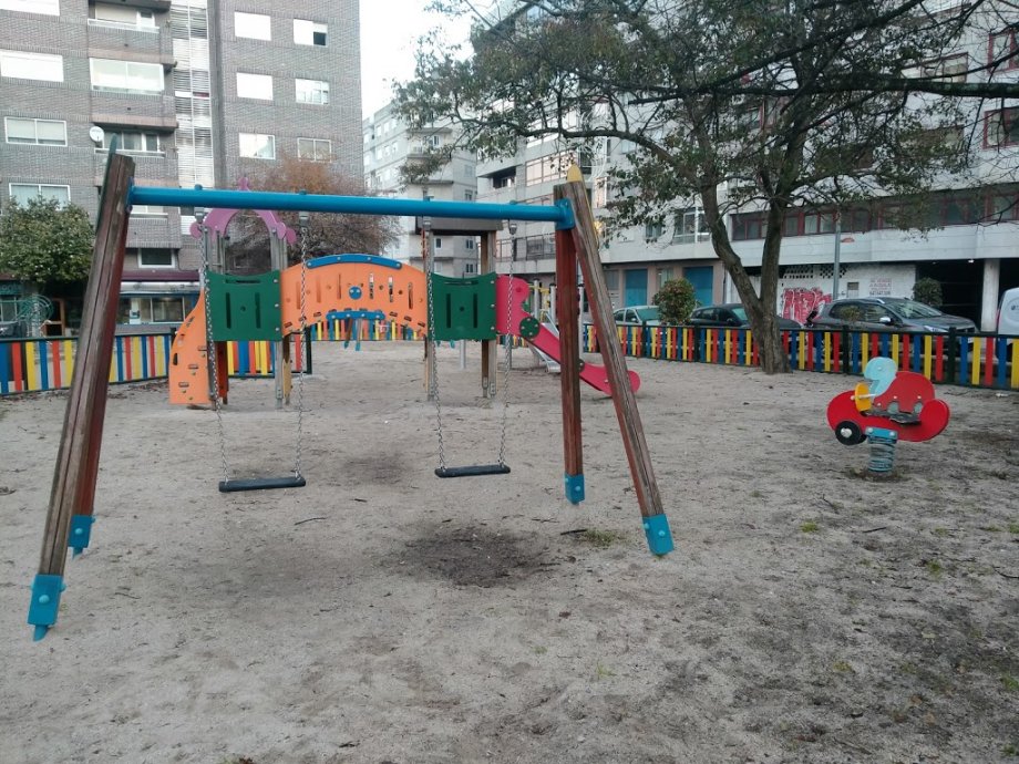 Parque Infantil Praza de Eugenio Fadrique - Foto 7