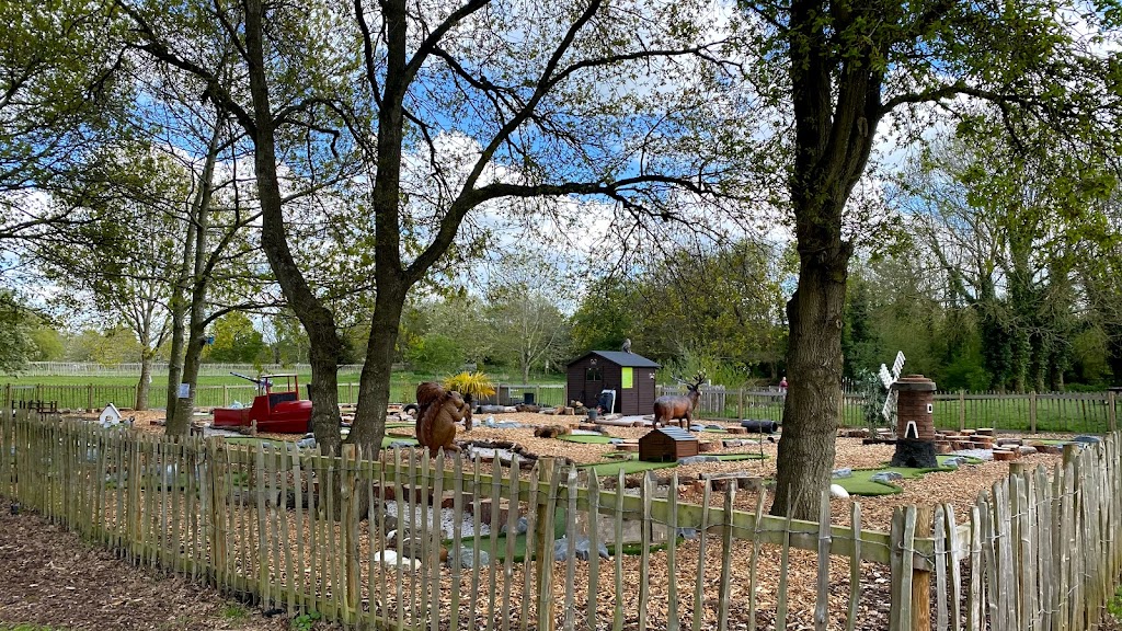 Dinton Pastures Adventure Play Area - Foto 1
