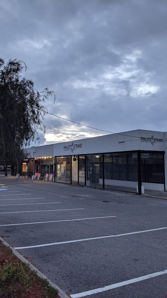 Pimlott & Strand - Foto 1