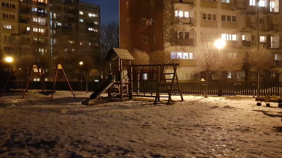 Plac zabaw na os. Słowackiego - Foto 2