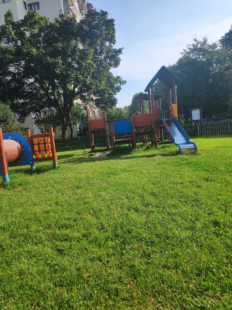 Plac zabaw na os. Słowackiego - Foto 6