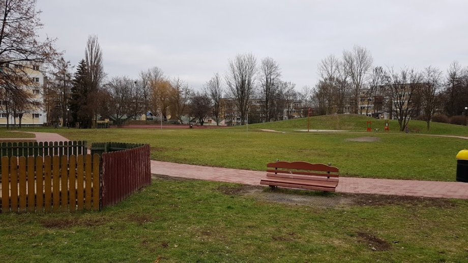 Plac zabaw na os. Słowackiego - Foto 7