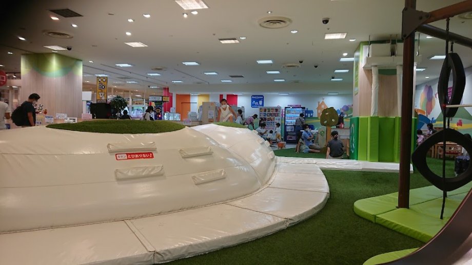 Play Park PLUS Minatomirai Tokyu Square Store - Foto 6