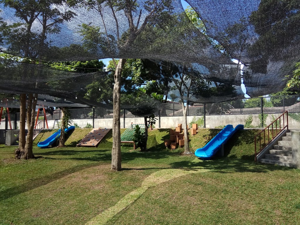 Dreamland Jogja Outdoor Playground - Foto 1