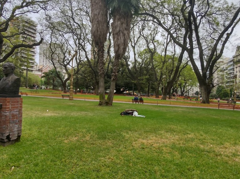 Plaza Vicente López y Planes - Foto 4